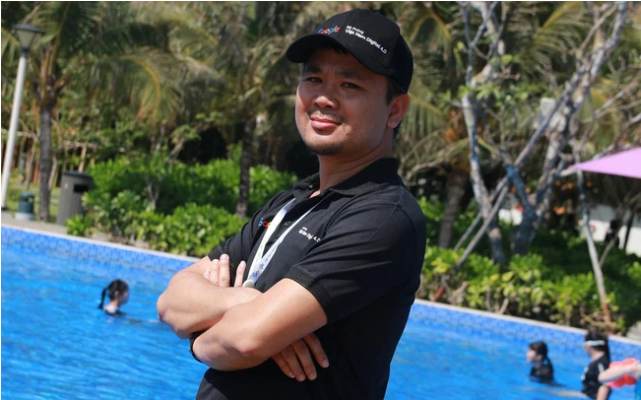 CafeF đưa tin: Từ cậu sinh viên cầu đường trở thành CEO công...