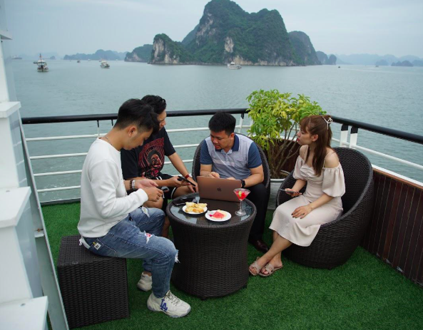 làm việc trong kỳ nghỉ 