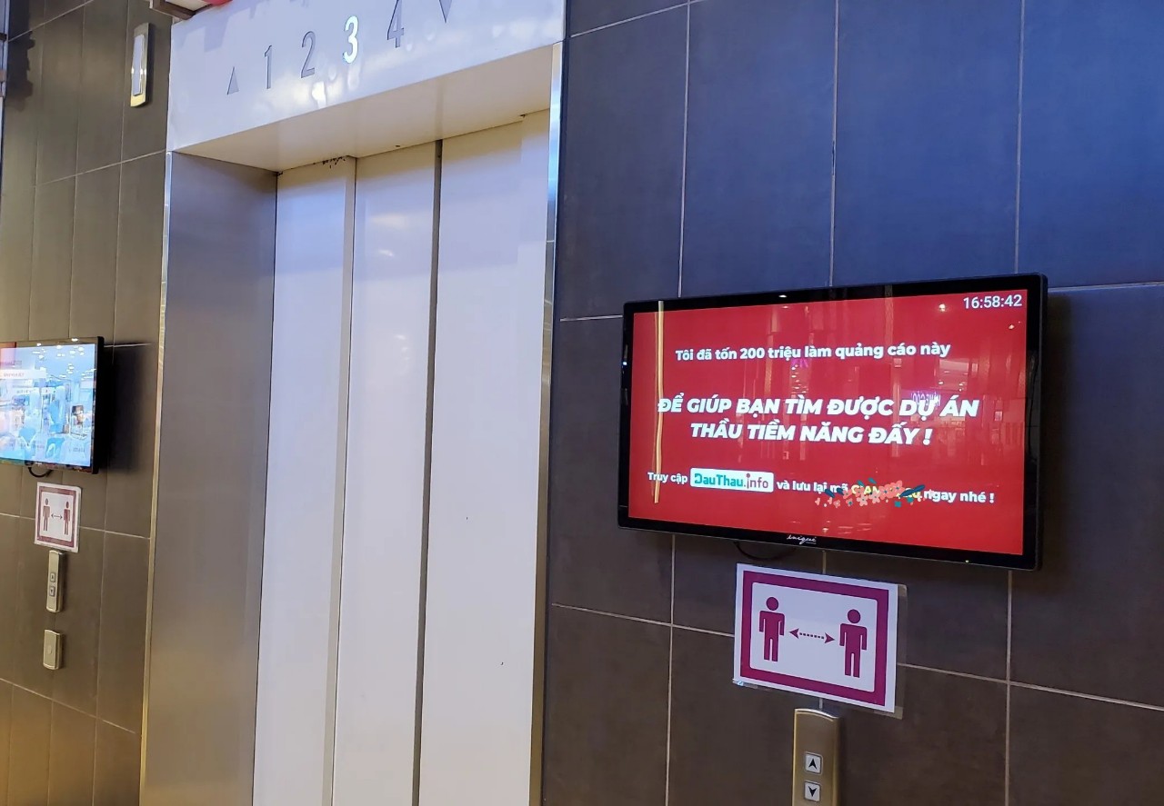 Biển quảng cáo tại AEON Mall Long Biên (Hà Nội)