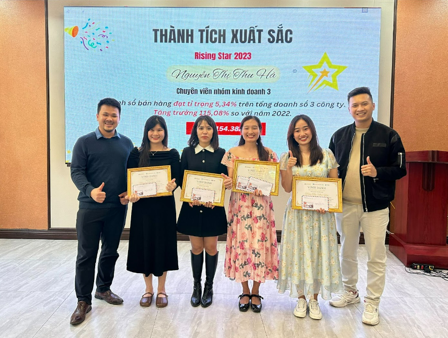 Cá nhân có thành tích xuất sắc